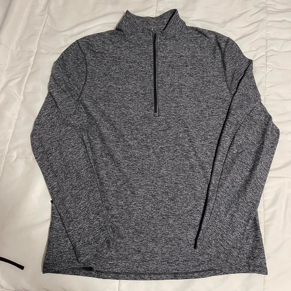 Lululemon men's athletic 1/4 zip, zipper pocket L